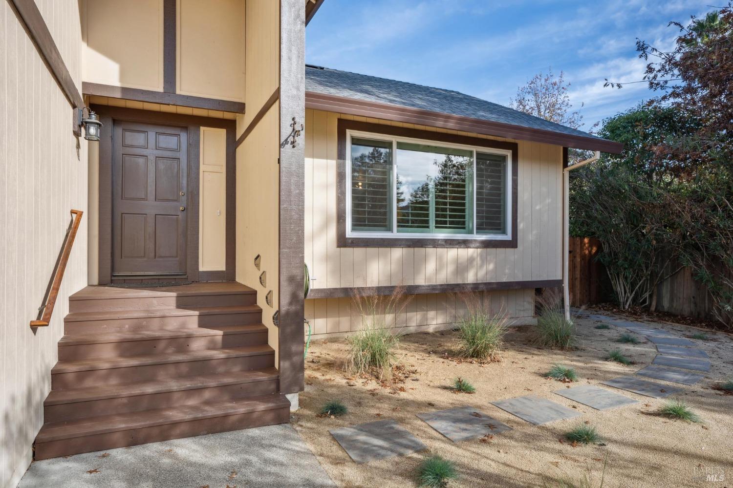 Detail Gallery Image 3 of 53 For 18771 Jami Lee Ln, Sonoma,  CA 95476 - 4 Beds | 2/1 Baths