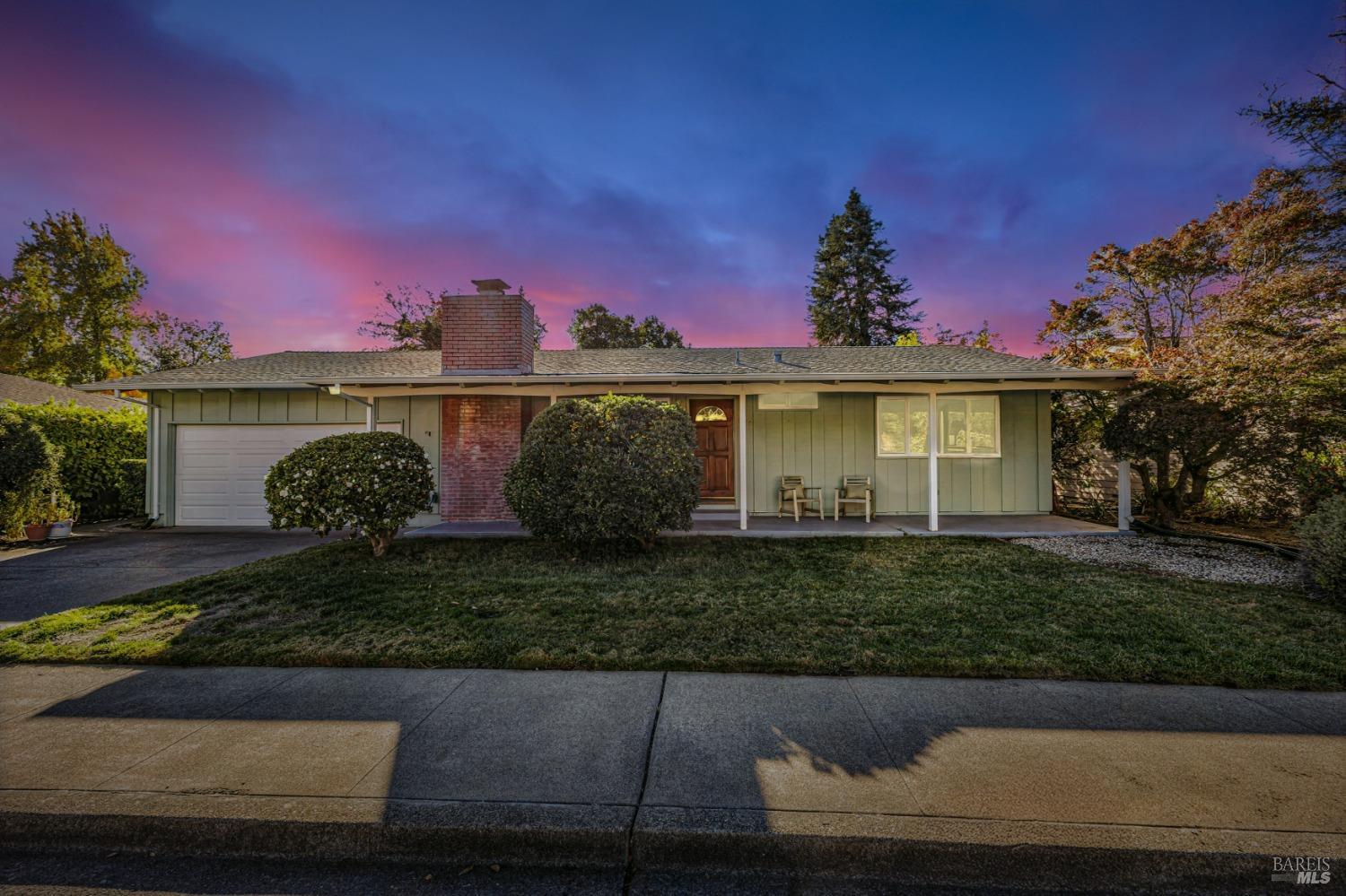 Detail Gallery Image 2 of 32 For 6930 Oak Leaf Dr, Santa Rosa,  CA 95409 - 2 Beds | 2 Baths