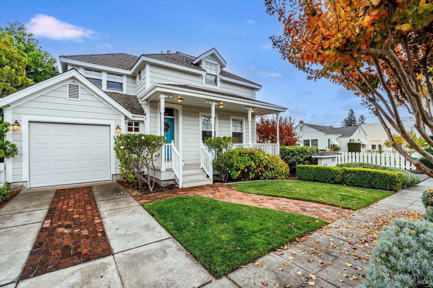 Detail Gallery Image 3 of 46 For 464 3rd St, Sonoma,  CA 95476 - 3 Beds | 2/1 Baths