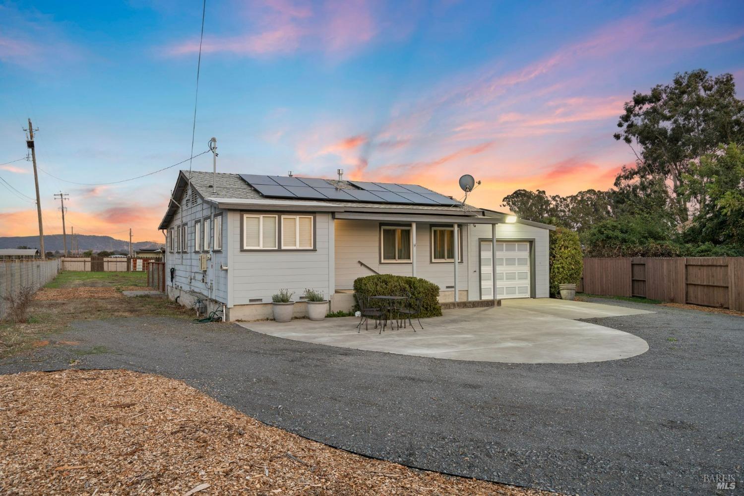 Detail Gallery Image 2 of 48 For 22040 Bonness Rd, Sonoma,  CA 95476 - 2 Beds | 1 Baths