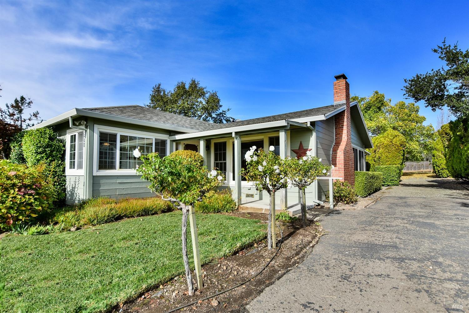 Detail Gallery Image 3 of 36 For 1440 Lovall Valley Rd, Sonoma,  CA 9476 - 2 Beds | 2 Baths