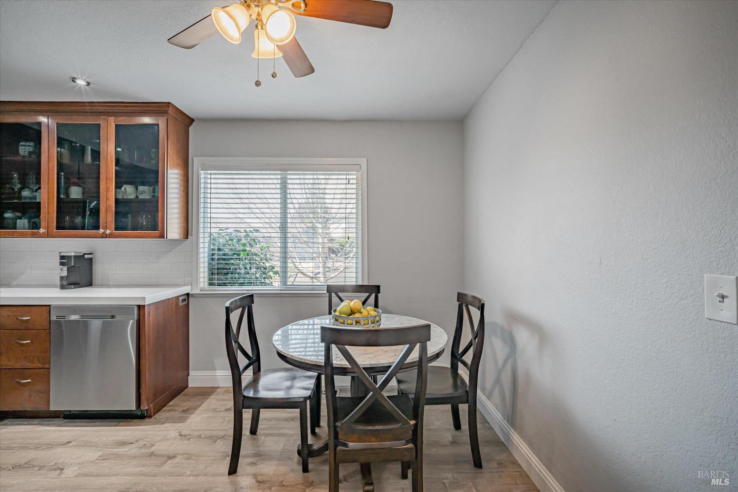 Detail Gallery Image 17 of 53 For 454 Shannon Ct, Windsor,  CA 95492 - 3 Beds | 1/1 Baths