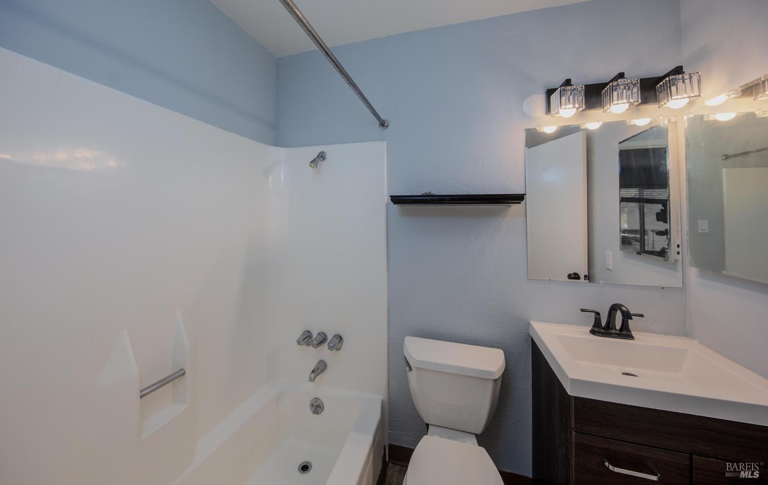 Detail Gallery Image 15 of 16 For 355 Parkview Ter #L12,  Vallejo,  CA 94589 - 2 Beds | 2 Baths