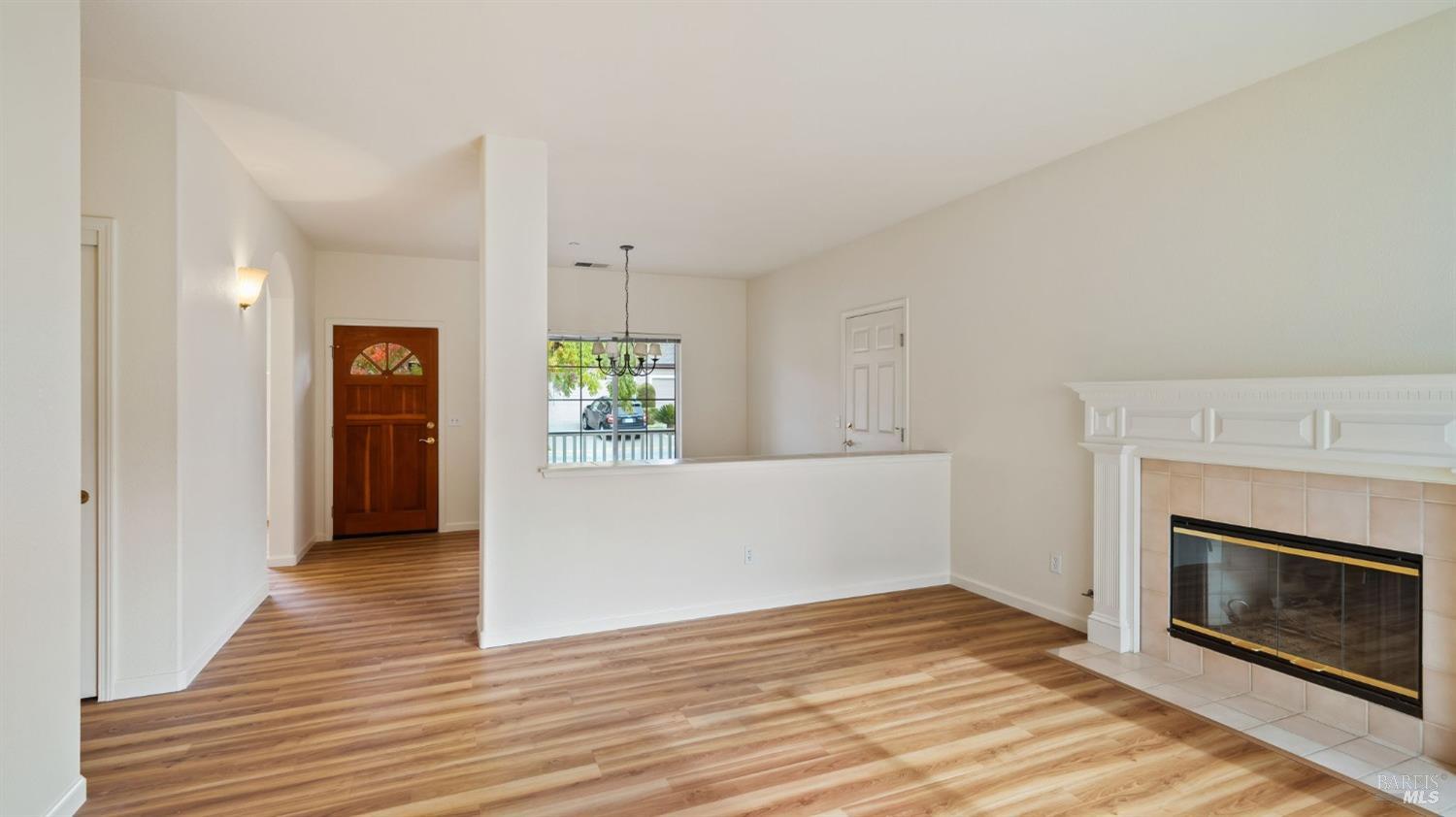 Detail Gallery Image 8 of 32 For 851 Glen Miller Dr, Windsor,  CA 95492 - 2 Beds | 2 Baths