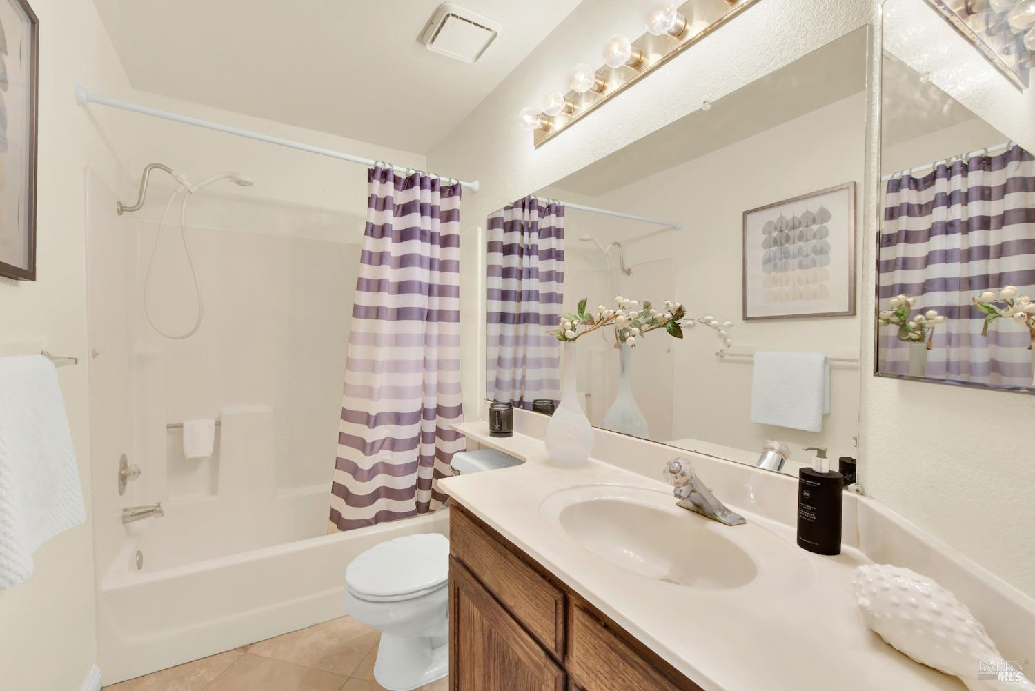 Detail Gallery Image 32 of 43 For 114 Birchwood Ct, Suisun City,  CA 94585 - 3 Beds | 2/1 Baths