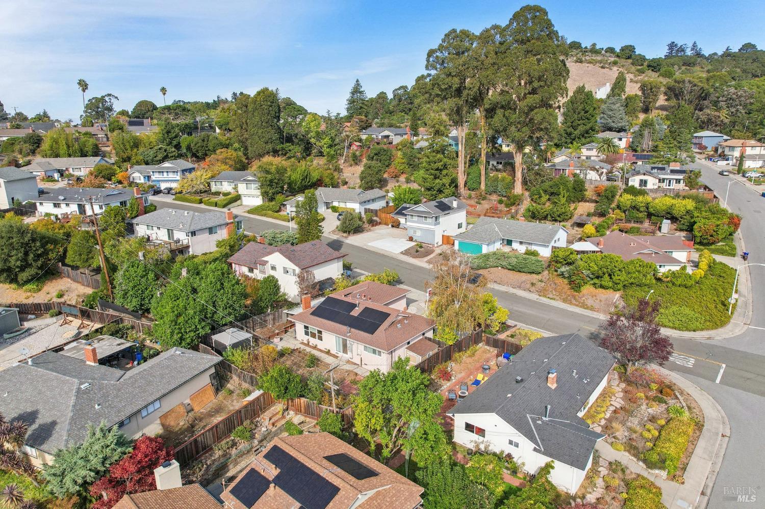 Detail Gallery Image 28 of 31 For 3456 Stewarton Dr, El Sobrante,  CA 94803 - 3 Beds | 2 Baths