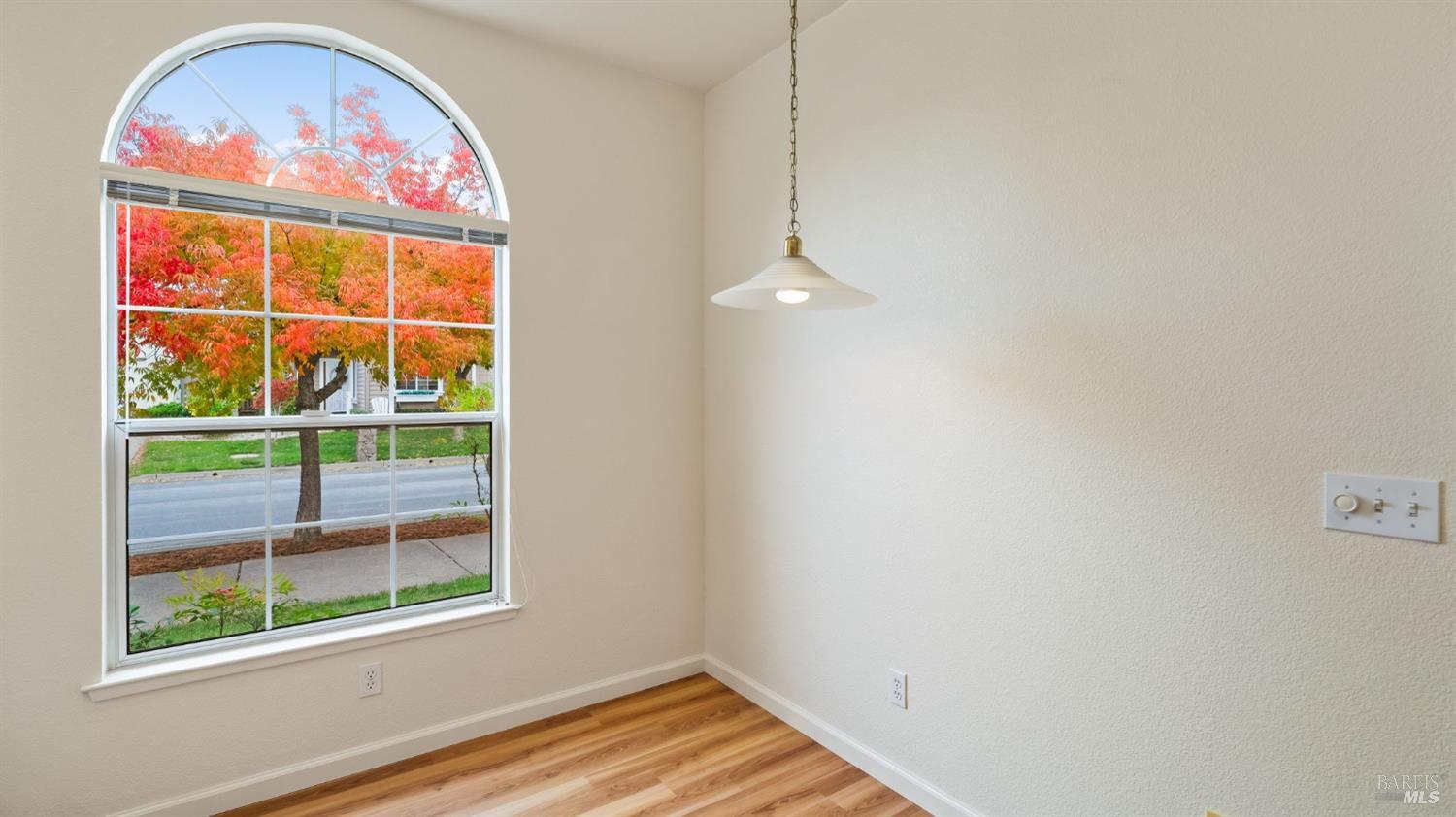 Detail Gallery Image 7 of 32 For 851 Glen Miller Dr, Windsor,  CA 95492 - 2 Beds | 2 Baths