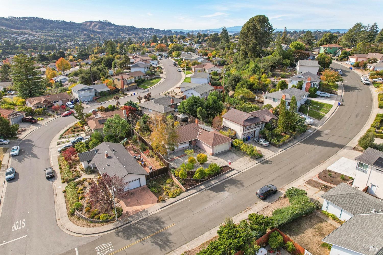 Detail Gallery Image 25 of 31 For 3456 Stewarton Dr, El Sobrante,  CA 94803 - 3 Beds | 2 Baths