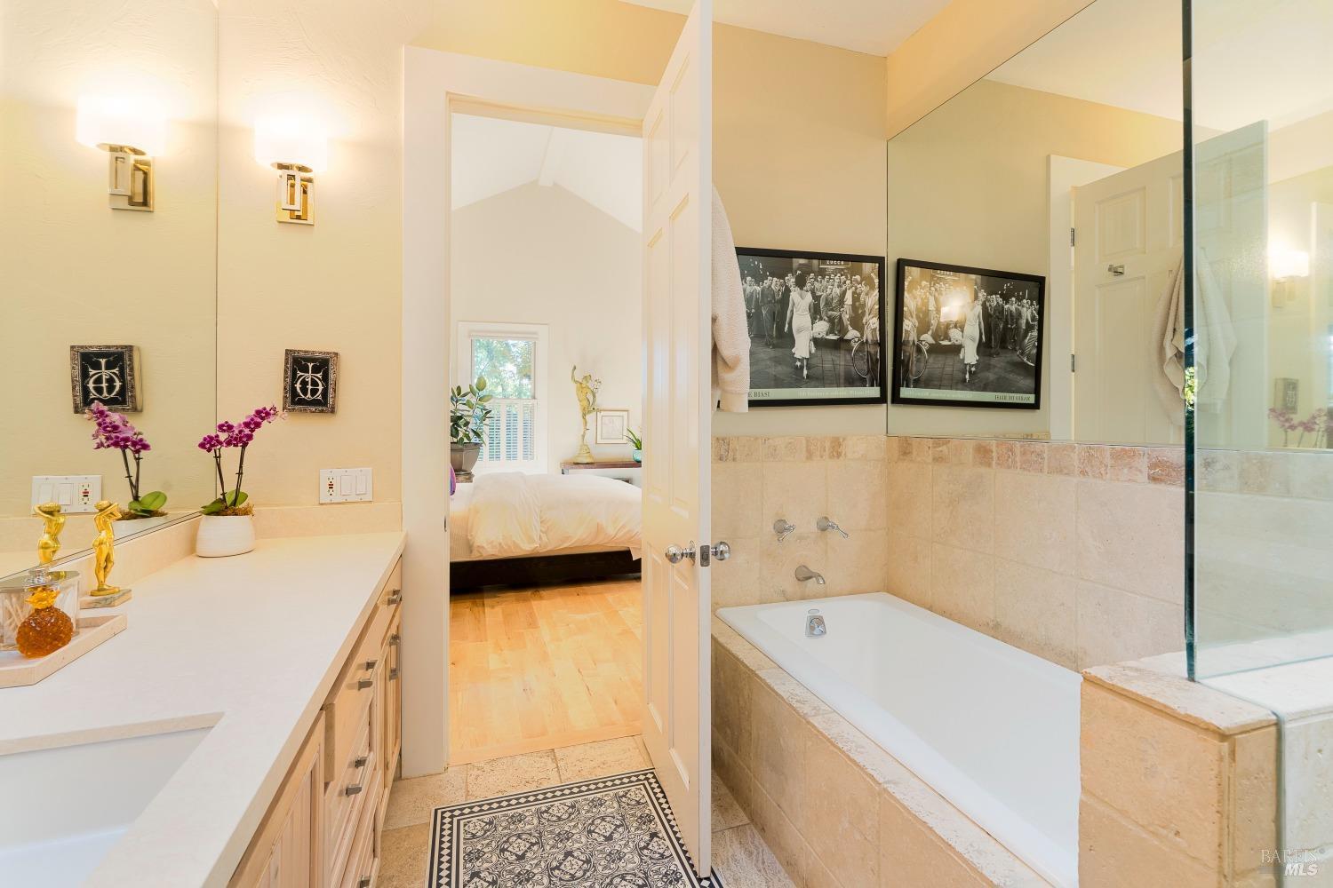 Detail Gallery Image 23 of 53 For 999 Pratt Ave, Saint Helena,  CA 94574 - 4 Beds | 4/1 Baths