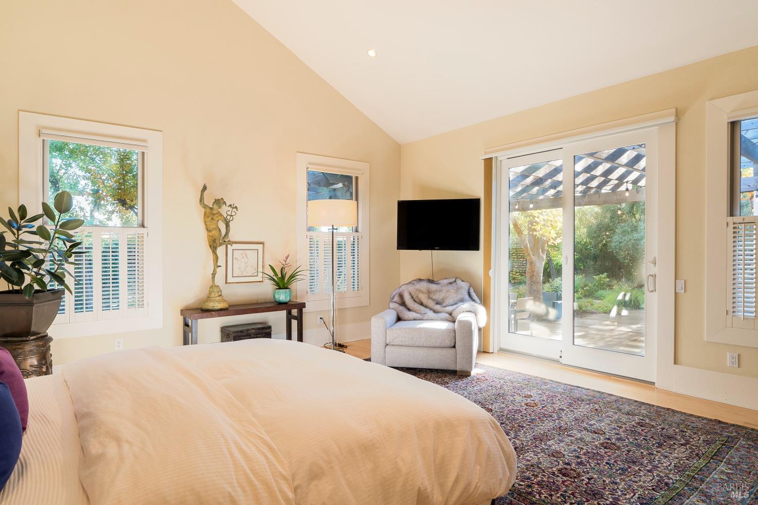 Detail Gallery Image 18 of 53 For 999 Pratt Ave, Saint Helena,  CA 94574 - 4 Beds | 4/1 Baths