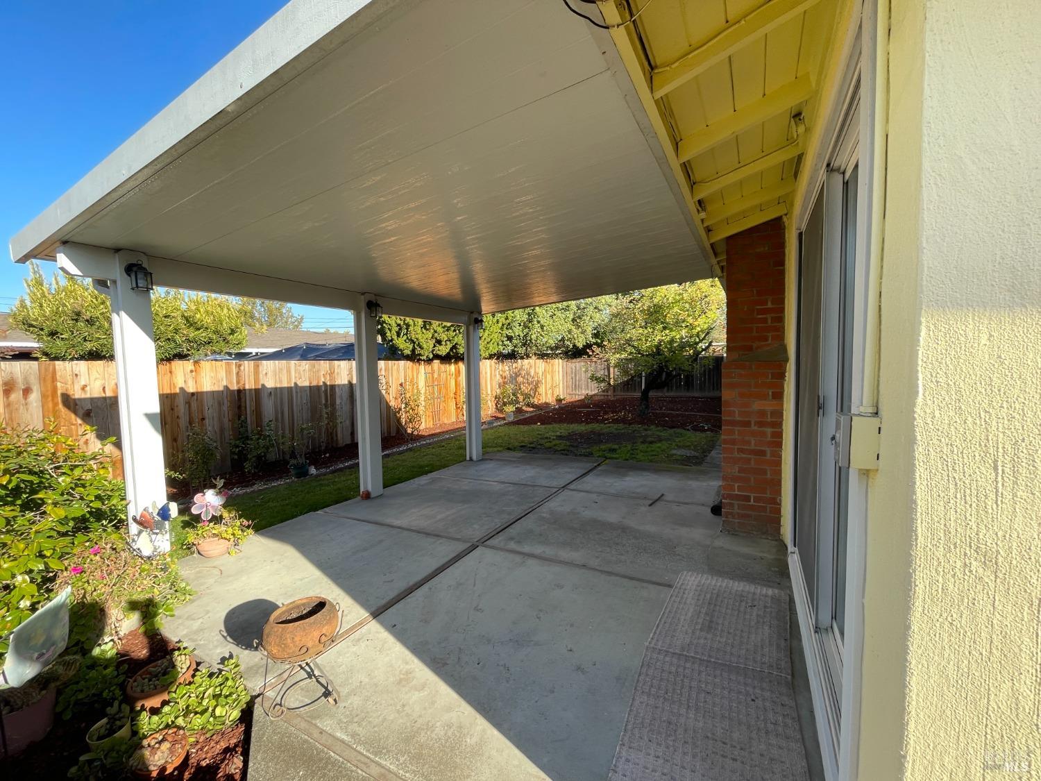 Detail Gallery Image 27 of 40 For 1421 Sierra Dr, Petaluma,  CA 94954 - 3 Beds | 2 Baths