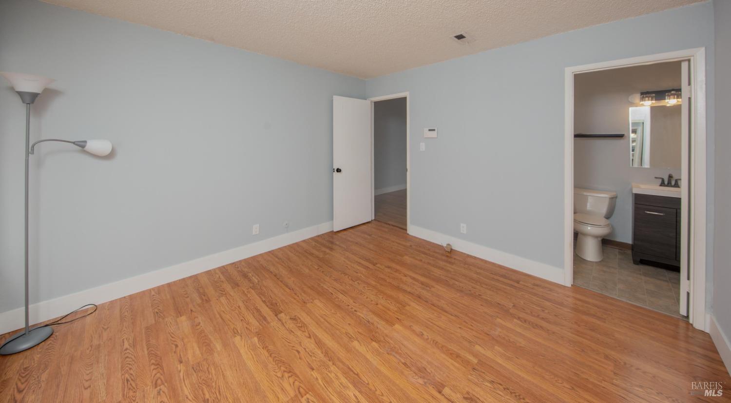 Detail Gallery Image 13 of 16 For 355 Parkview Ter #L12,  Vallejo,  CA 94589 - 2 Beds | 2 Baths