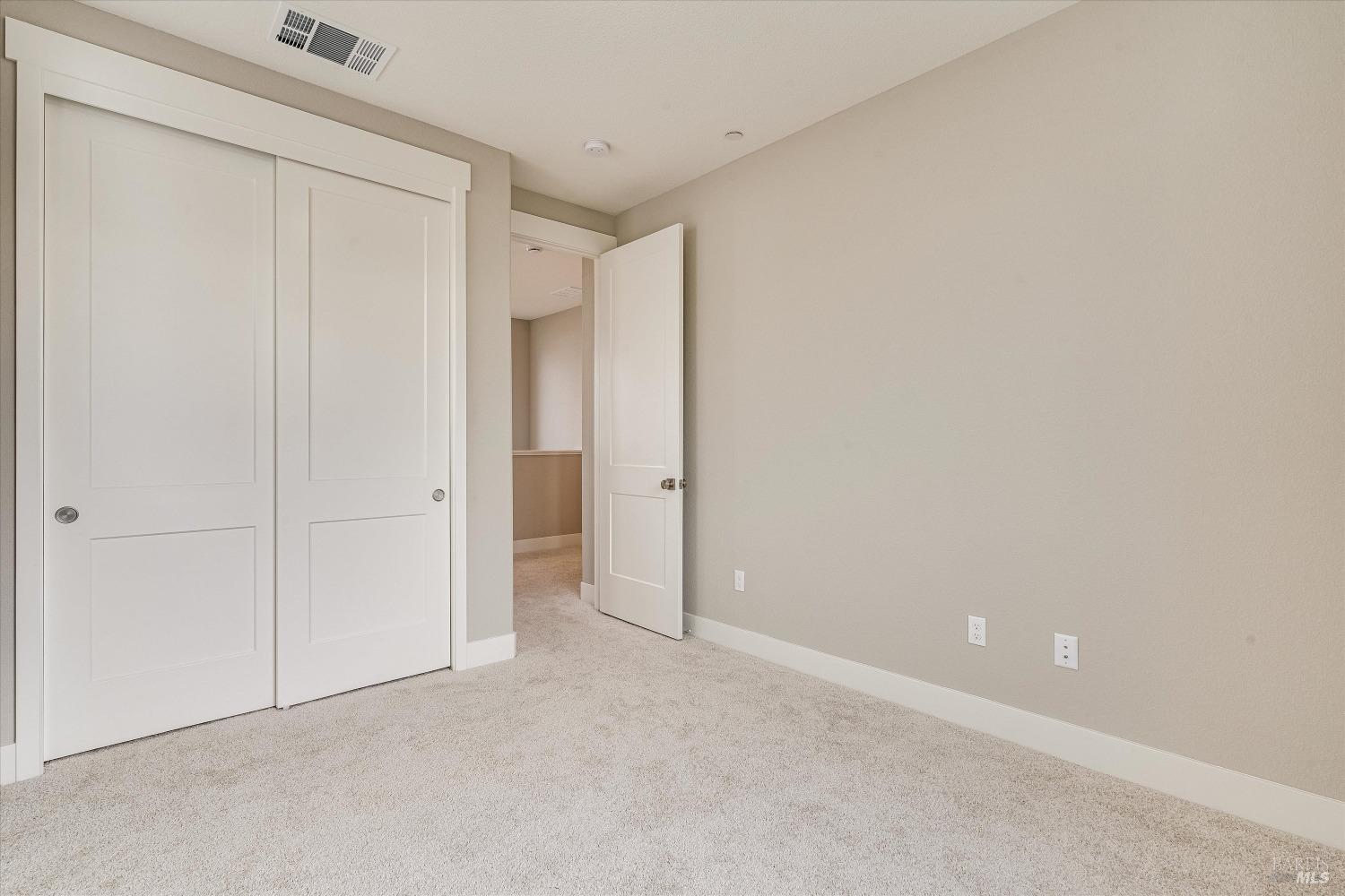 Detail Gallery Image 16 of 37 For 1588 Perennial Way, Fairfield,  CA 94533 - 3 Beds | 2/1 Baths