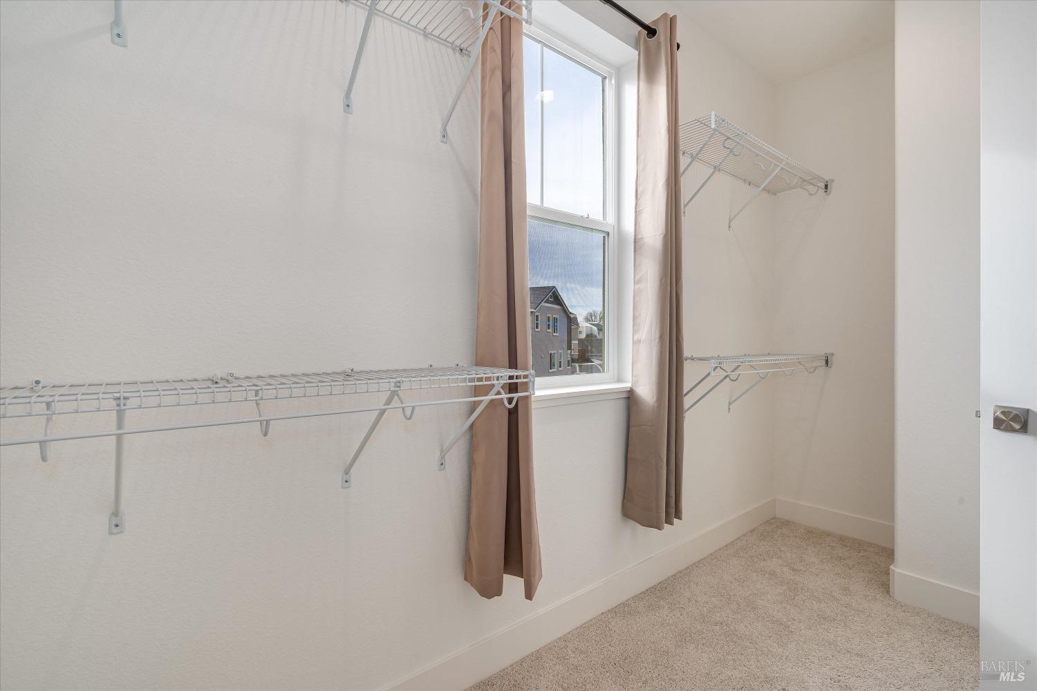 Detail Gallery Image 26 of 37 For 1588 Perennial Way, Fairfield,  CA 94533 - 3 Beds | 2/1 Baths