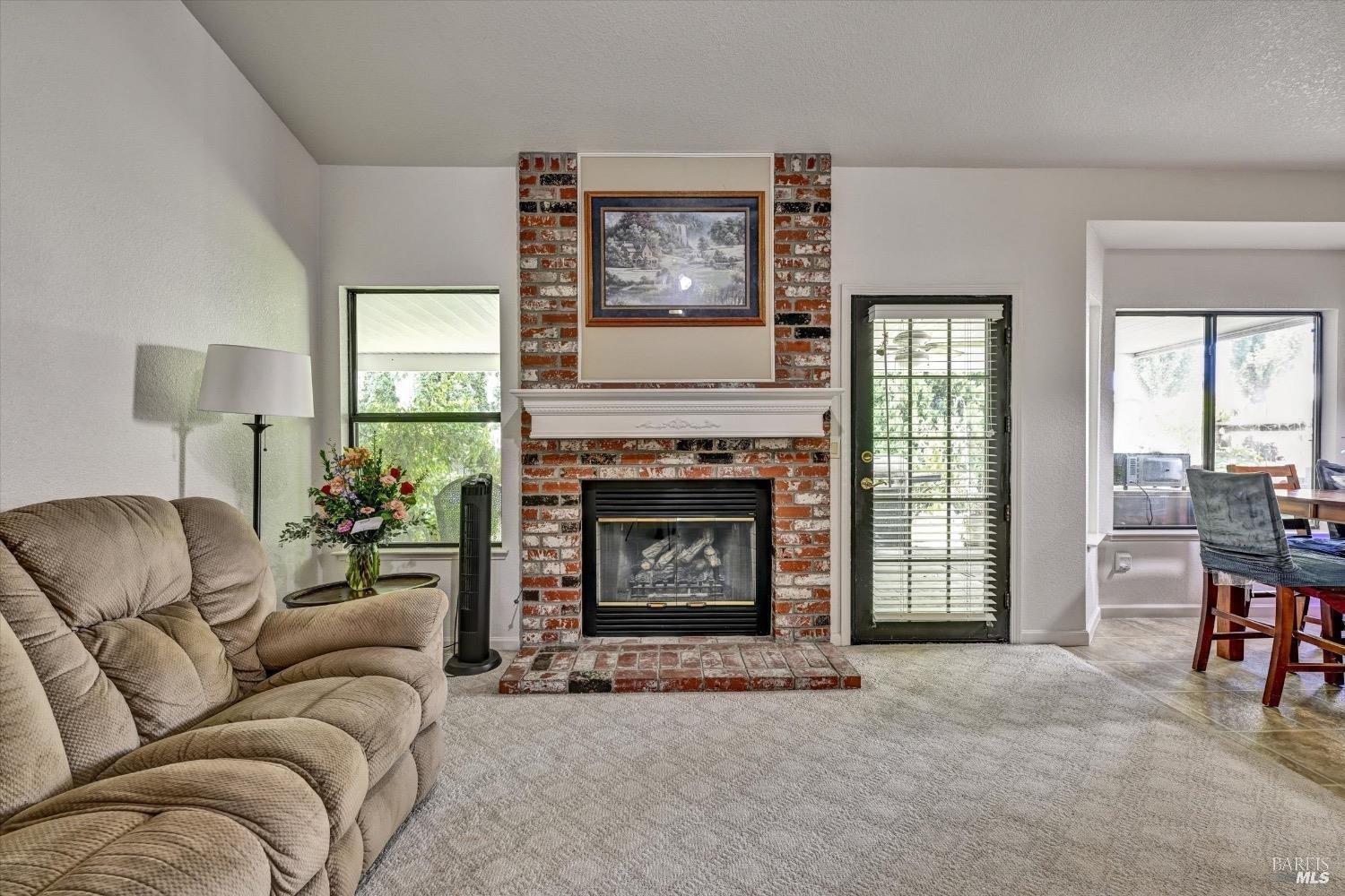 Detail Gallery Image 13 of 23 For 545 Fountain Way, Dixon,  CA 95620 - 3 Beds | 2/1 Baths