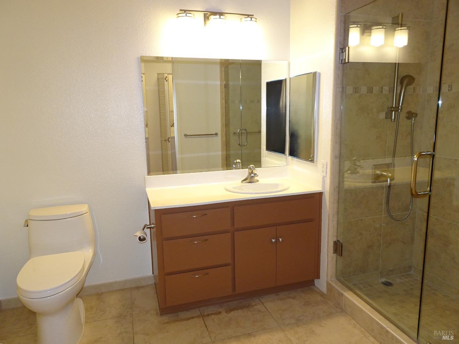 Detail Gallery Image 14 of 18 For 526 Entrada Dr #203,  Novato,  CA 94949 - 2 Beds | 1 Baths