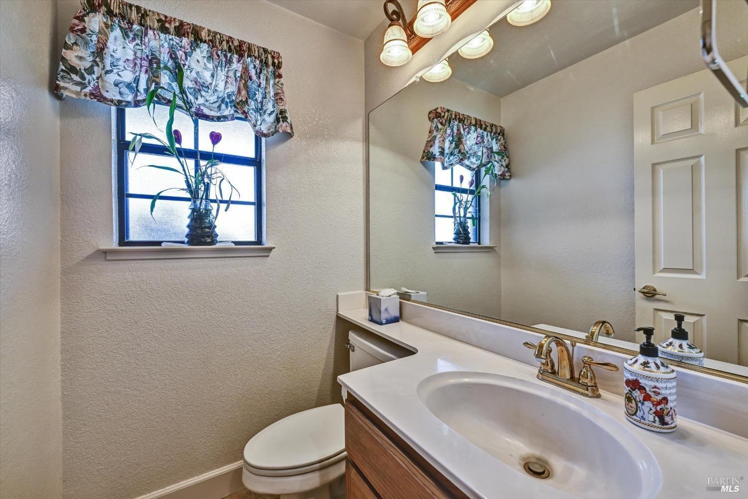 Detail Gallery Image 21 of 23 For 545 Fountain Way, Dixon,  CA 95620 - 3 Beds | 2/1 Baths