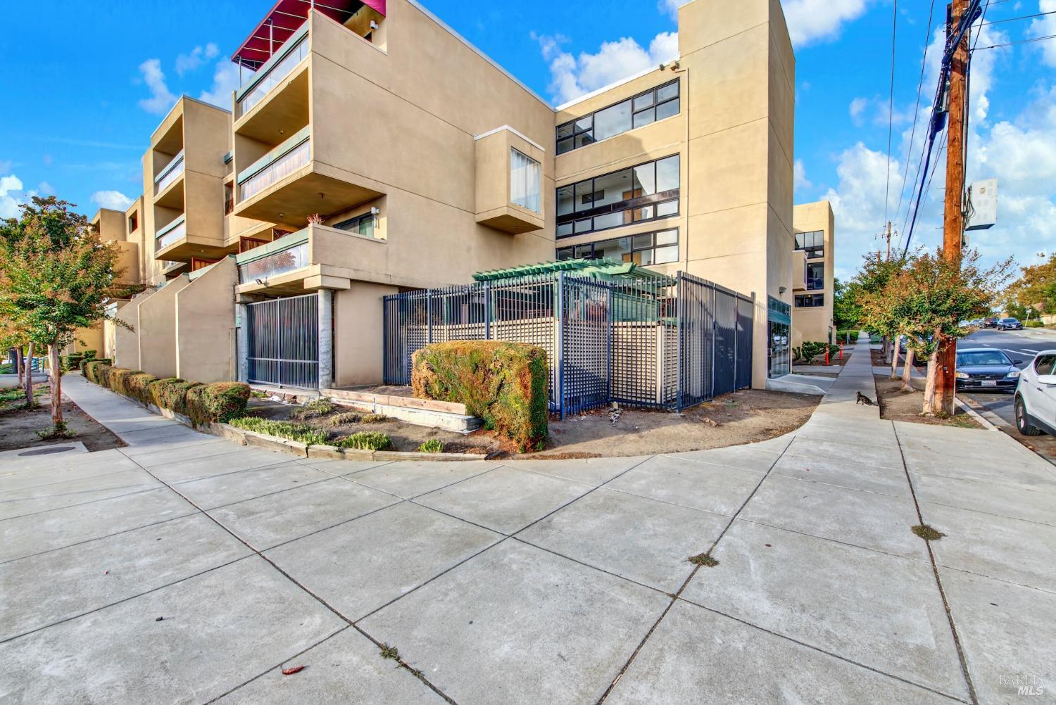 Detail Gallery Image 8 of 54 For 1771 Broadway St #226,  Concord,  CA 94520 - 1 Beds | 1 Baths