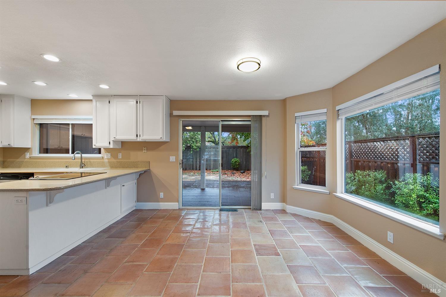 Detail Gallery Image 10 of 30 For 144 Fulton Pl, Windsor,  CA 95492 - 3 Beds | 2 Baths