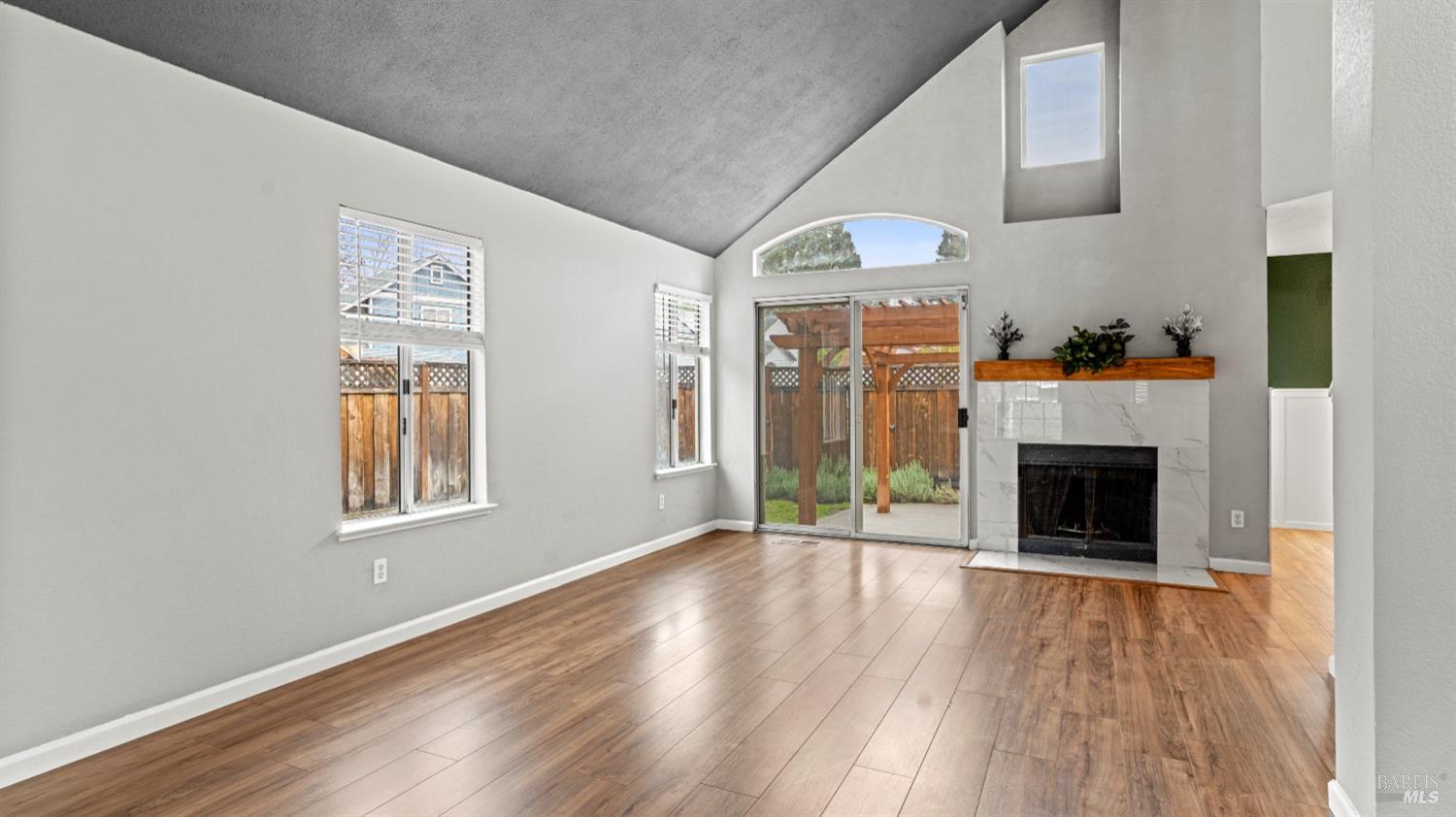 Detail Gallery Image 17 of 42 For 915 Beechwood Cir, Suisun City,  CA 94585 - 3 Beds | 2/1 Baths