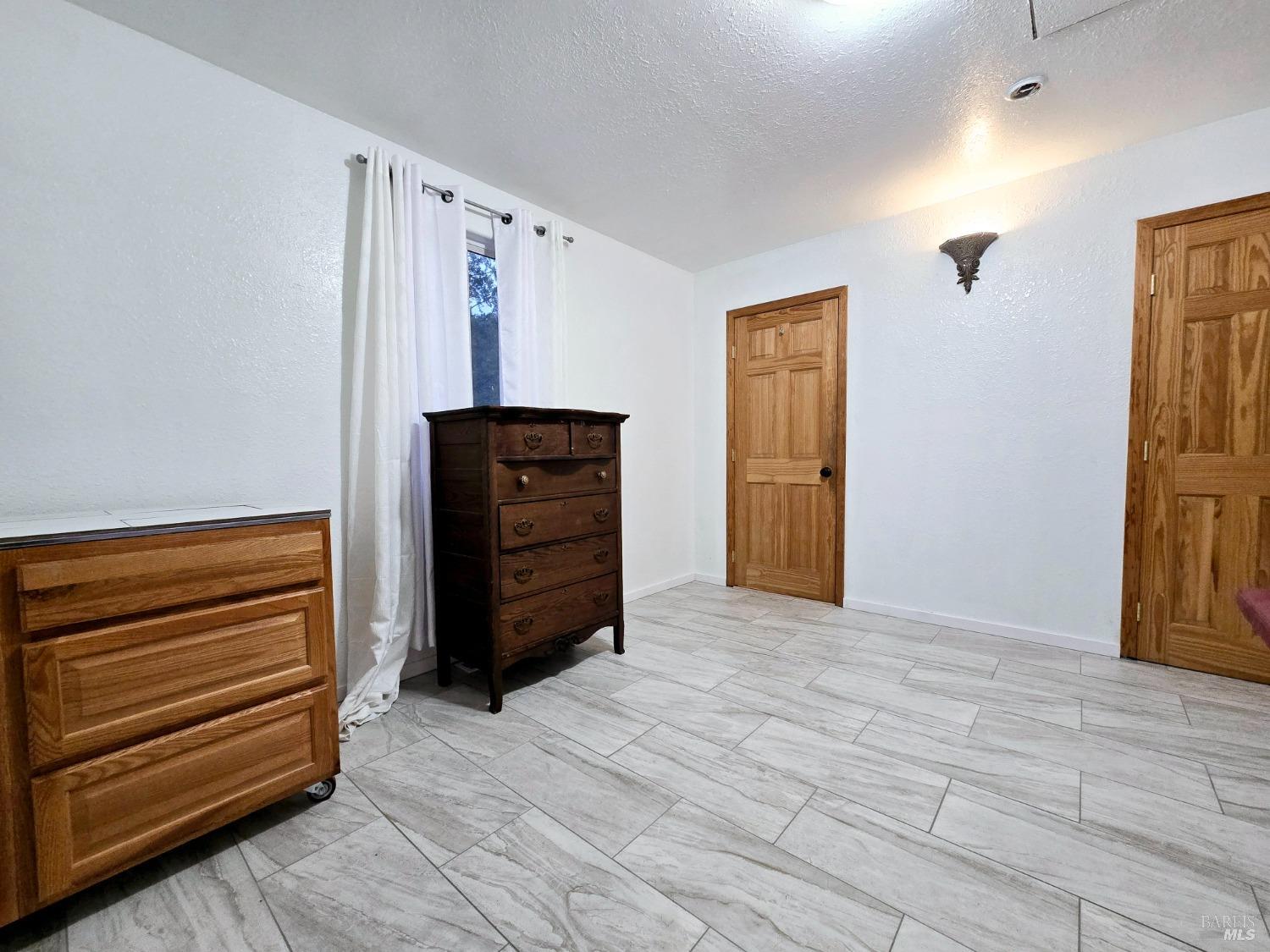 Detail Gallery Image 17 of 29 For 670 S Main St, Willits,  CA 95490 - 3 Beds | 2 Baths