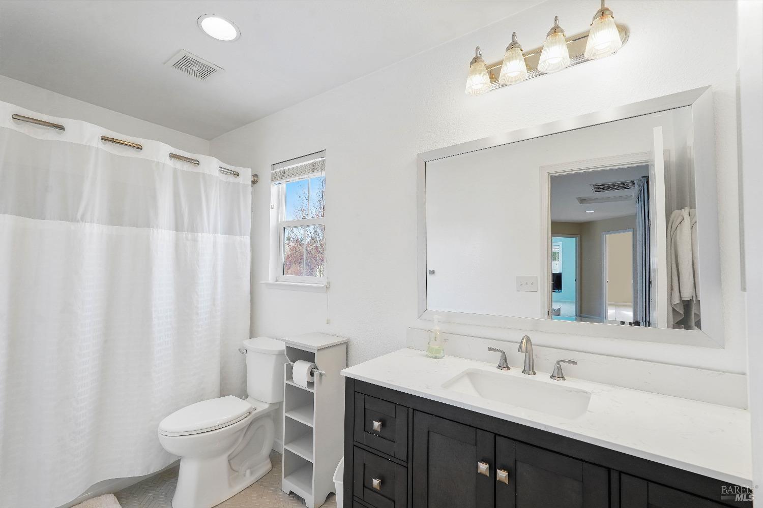 Detail Gallery Image 17 of 33 For 3155 Puffin Cir, Fairfield,  CA 94533 - 3 Beds | 2/1 Baths