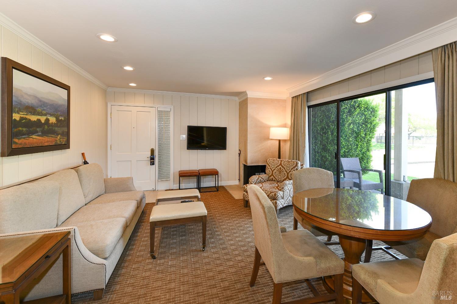 Detail Gallery Image 7 of 21 For 1600 Atlas Peak Rd #309,  Napa,  CA 94558 - 1 Beds | 1 Baths