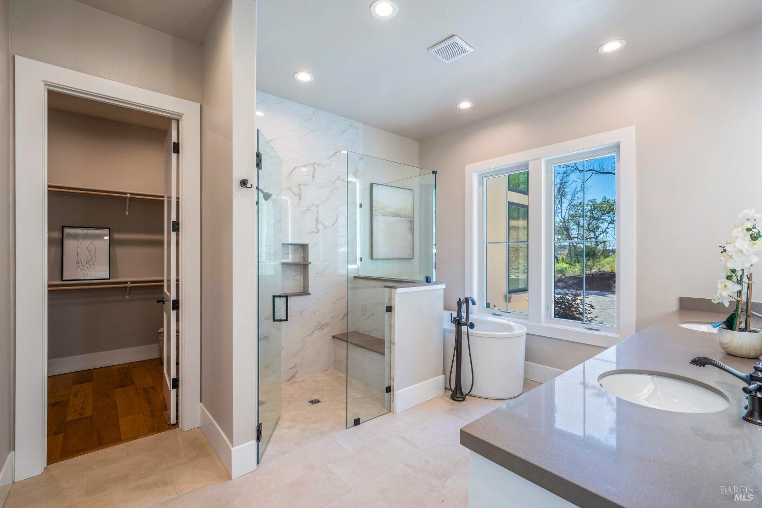 Detail Gallery Image 25 of 50 For 3936 Skyfarm Dr, Santa Rosa,  CA 95403 - 4 Beds | 4/1 Baths