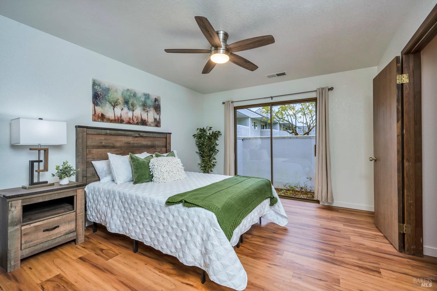 Detail Gallery Image 11 of 27 For 2791 Mcbride Ln #143,  Santa Rosa,  CA 95403 - 2 Beds | 2 Baths