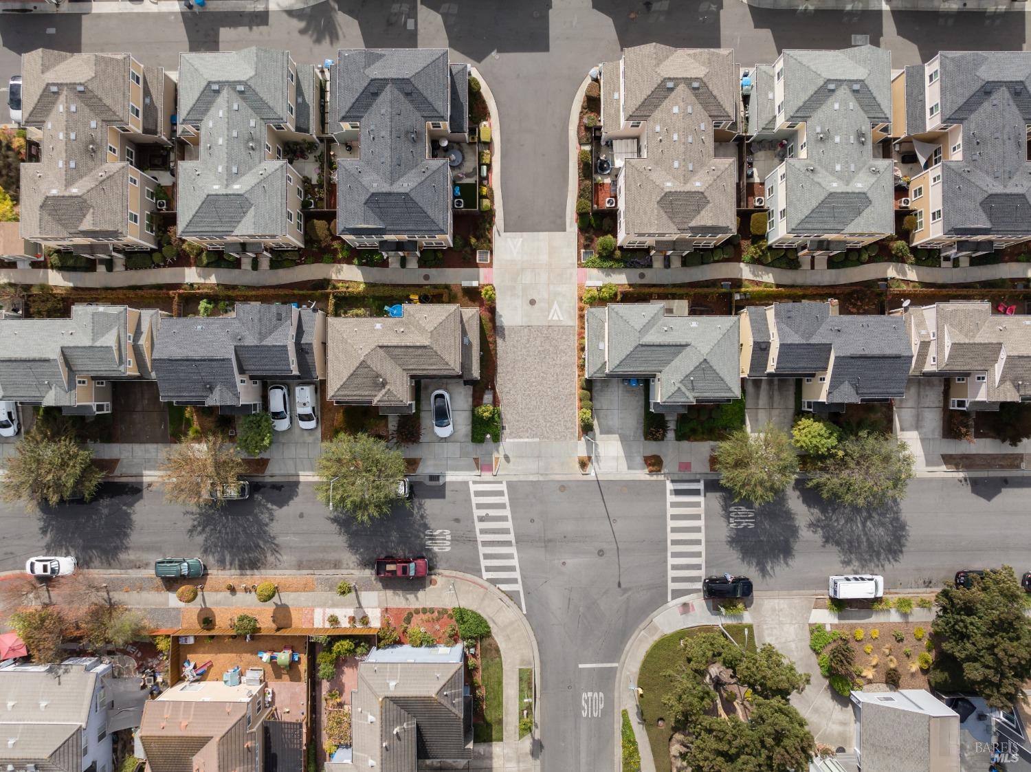 Detail Gallery Image 24 of 27 For 701 Wood Sorrel Dr, Petaluma,  CA 94954 - 3 Beds | 2/1 Baths