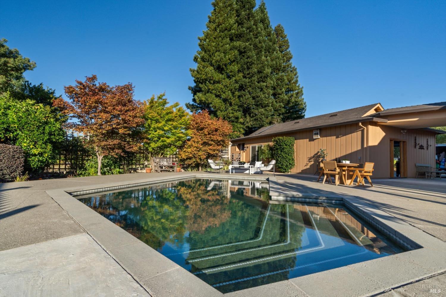 Detail Gallery Image 23 of 82 For 515 Westside Rd, Healdsburg,  CA 95448 - 4 Beds | 4/2 Baths