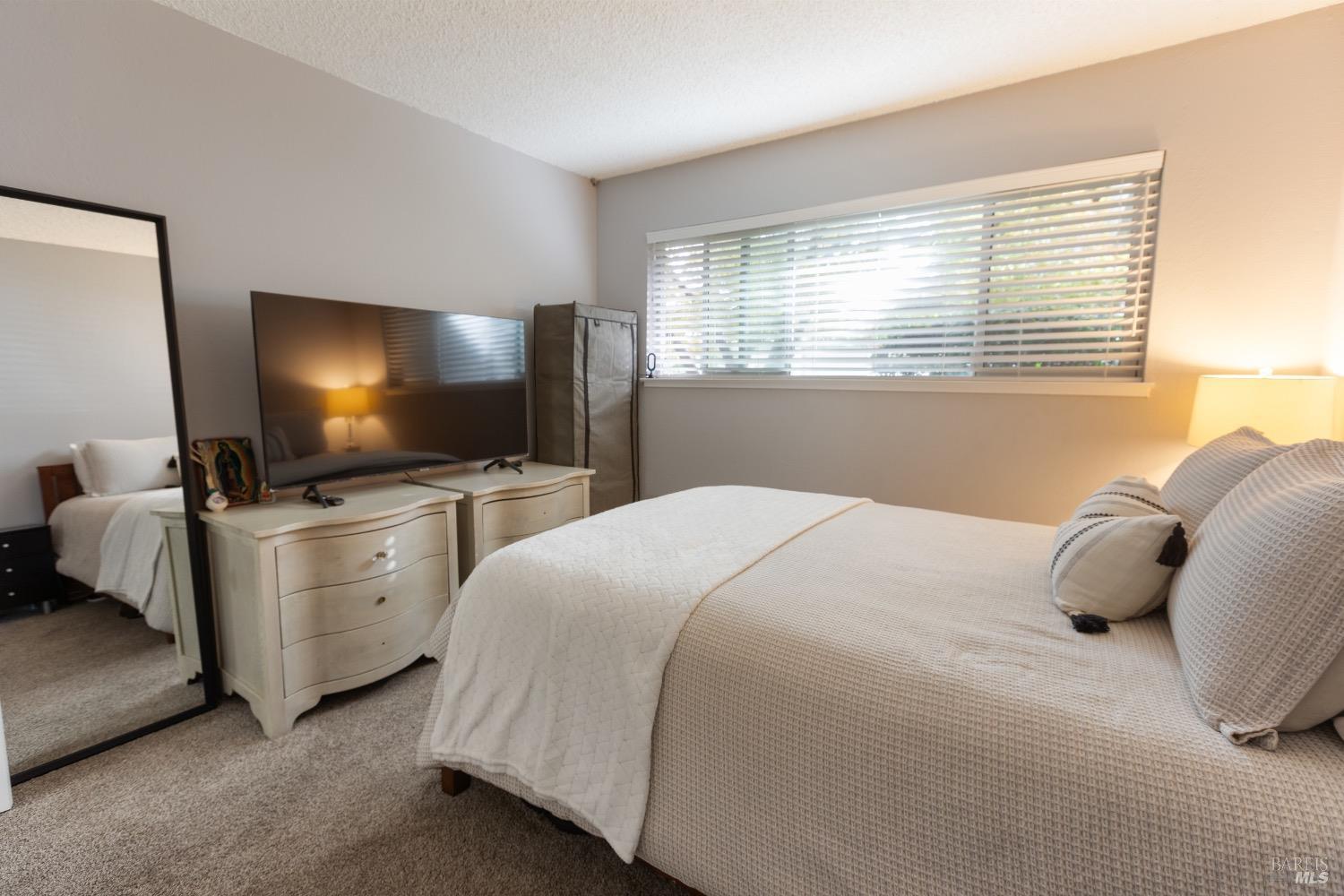 Detail Gallery Image 16 of 26 For 2527 Coffey Ln, Santa Rosa,  CA 95403 - 2 Beds | 1 Baths