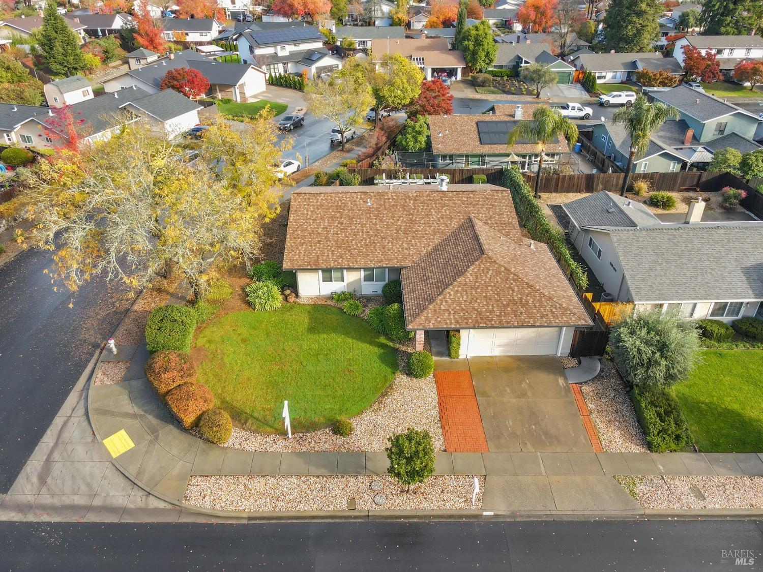 Detail Gallery Image 2 of 37 For 3560 Twin Oaks Dr, Napa,  CA 94558 - 4 Beds | 2 Baths