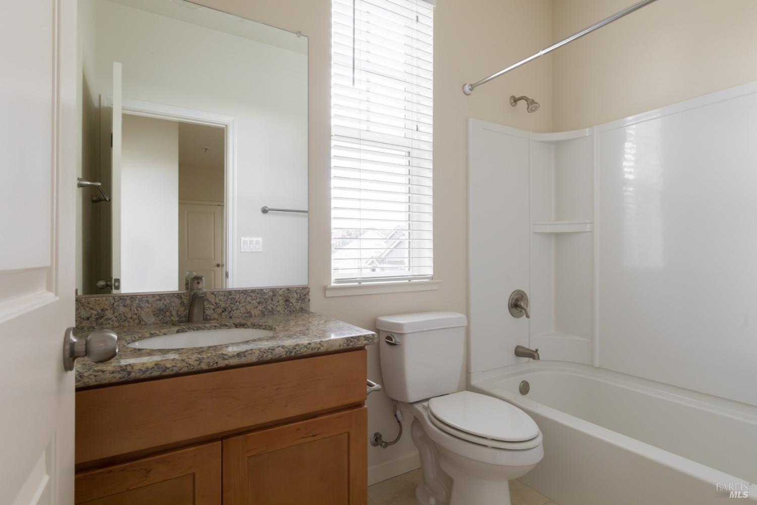 Detail Gallery Image 19 of 27 For 701 Wood Sorrel Dr, Petaluma,  CA 94954 - 3 Beds | 2/1 Baths