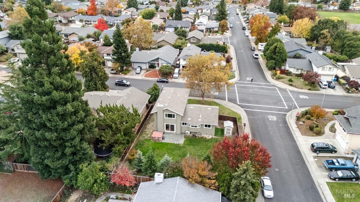 Detail Gallery Image 53 of 55 For 5674 Carriage Ln, Santa Rosa,  CA 95403 - 4 Beds | 2/1 Baths