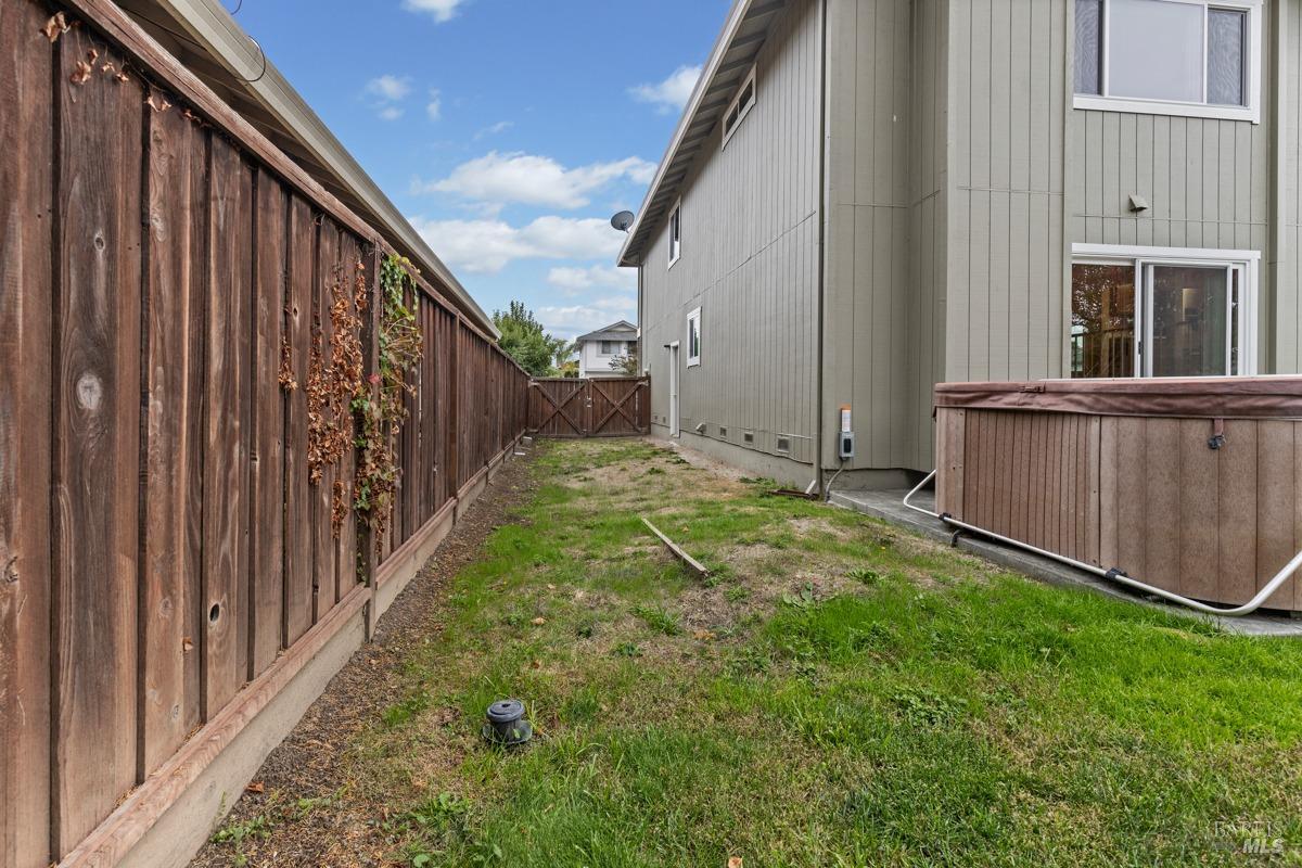 Detail Gallery Image 48 of 55 For 5674 Carriage Ln, Santa Rosa,  CA 95403 - 4 Beds | 2/1 Baths