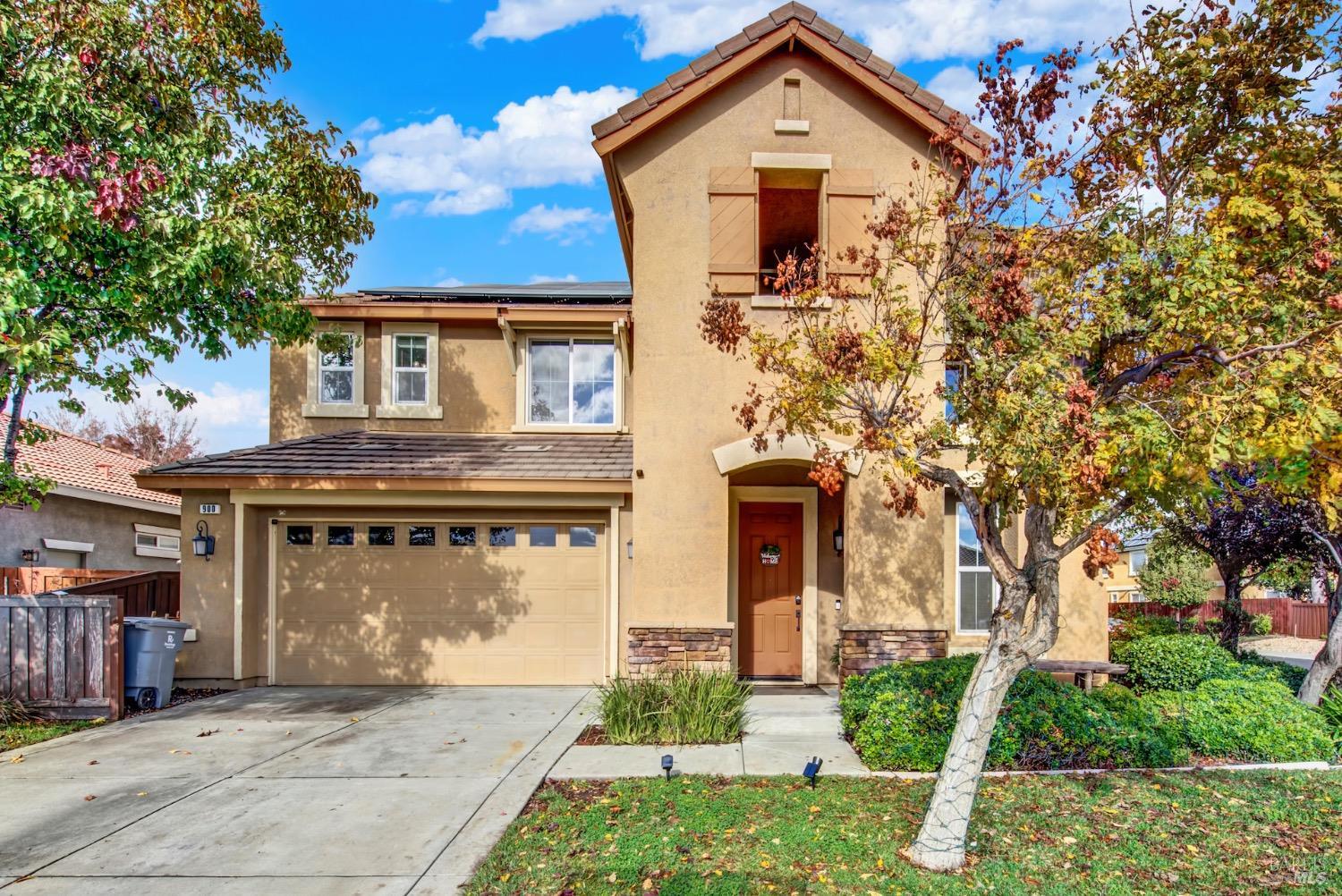 Detail Gallery Image 1 of 51 For 900 Lancaster St, Vacaville,  CA 95687 - 4 Beds | 3 Baths