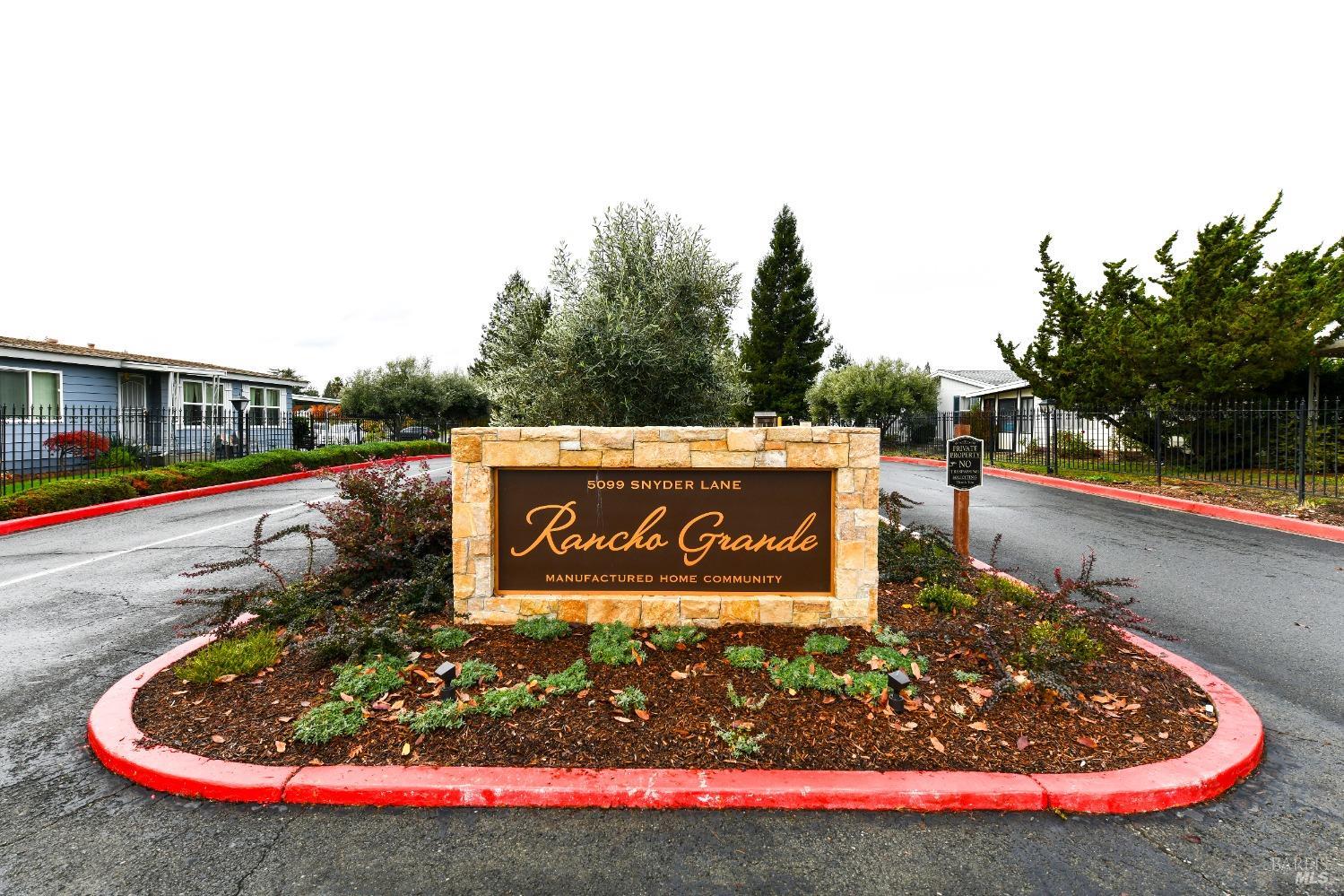 Detail Gallery Image 1 of 50 For 2 Circulo Grande St, Rohnert Park,  CA 94928 - 2 Beds | 2/1 Baths