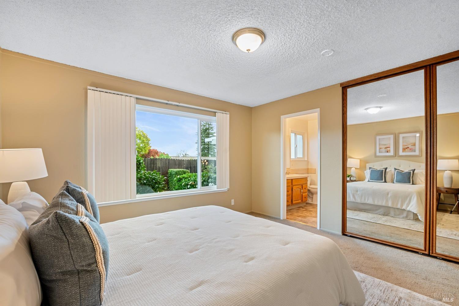 Detail Gallery Image 18 of 37 For 3560 Twin Oaks Dr, Napa,  CA 94558 - 4 Beds | 2 Baths