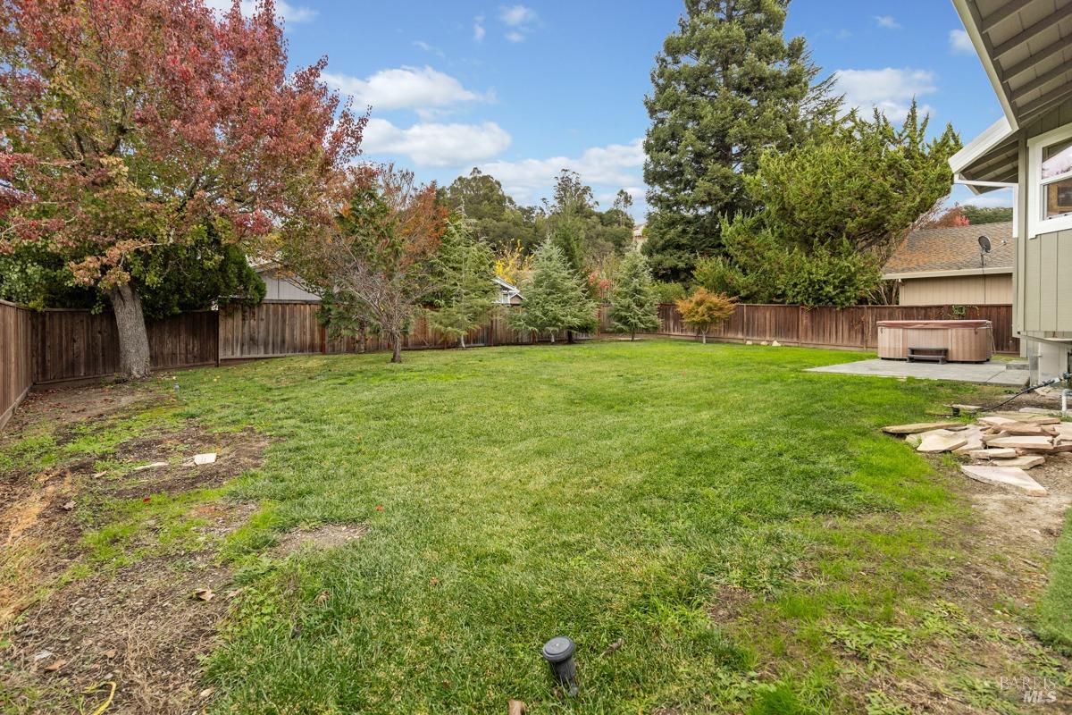 Detail Gallery Image 24 of 55 For 5674 Carriage Ln, Santa Rosa,  CA 95403 - 4 Beds | 2/1 Baths