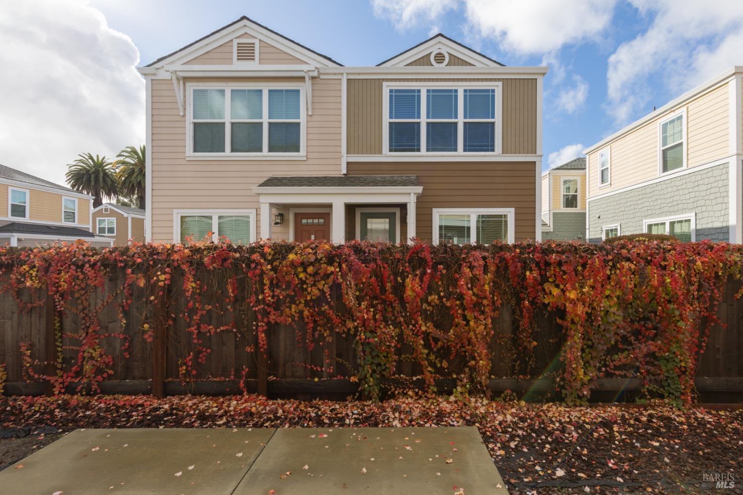 Detail Gallery Image 20 of 27 For 701 Wood Sorrel Dr, Petaluma,  CA 94954 - 3 Beds | 2/1 Baths