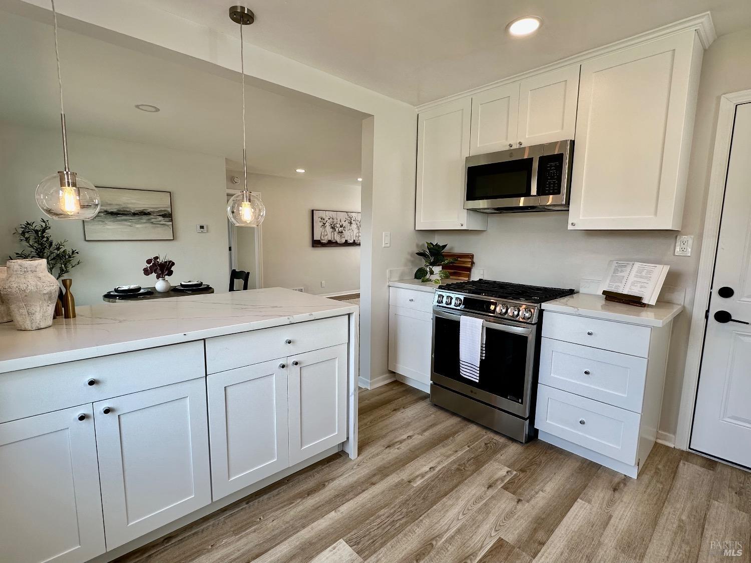 Detail Gallery Image 8 of 19 For 414 Annette Ave, Vallejo,  CA 94591 - 2 Beds | 1 Baths