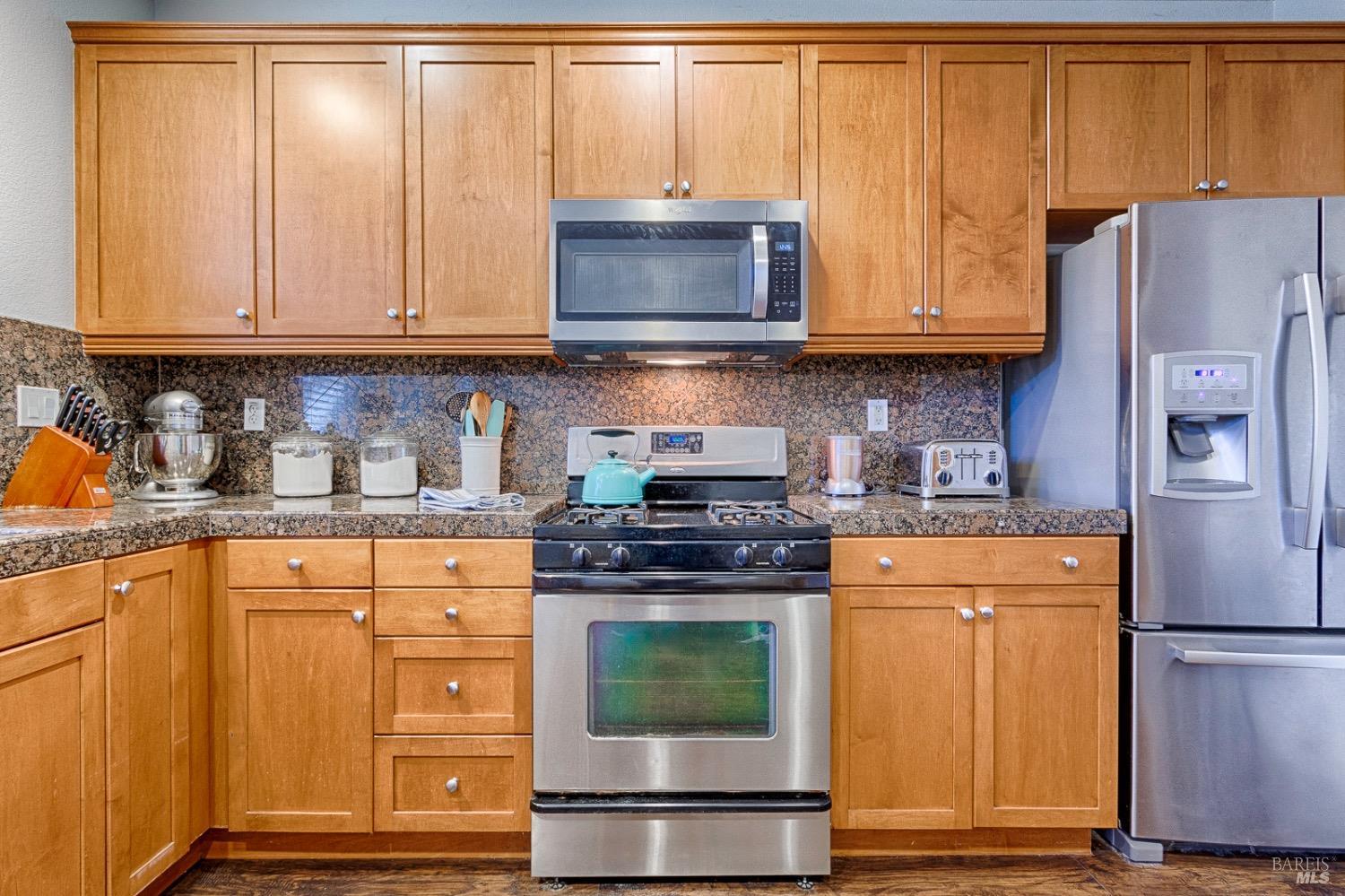 Detail Gallery Image 11 of 35 For 20 Breen Way, Cotati,  CA 94931 - 3 Beds | 2/1 Baths