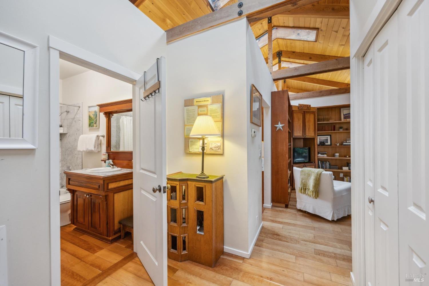 Detail Gallery Image 60 of 67 For 7500 Panoramic Hwy, Stinson Beach,  CA 94970 - 3 Beds | 2 Baths