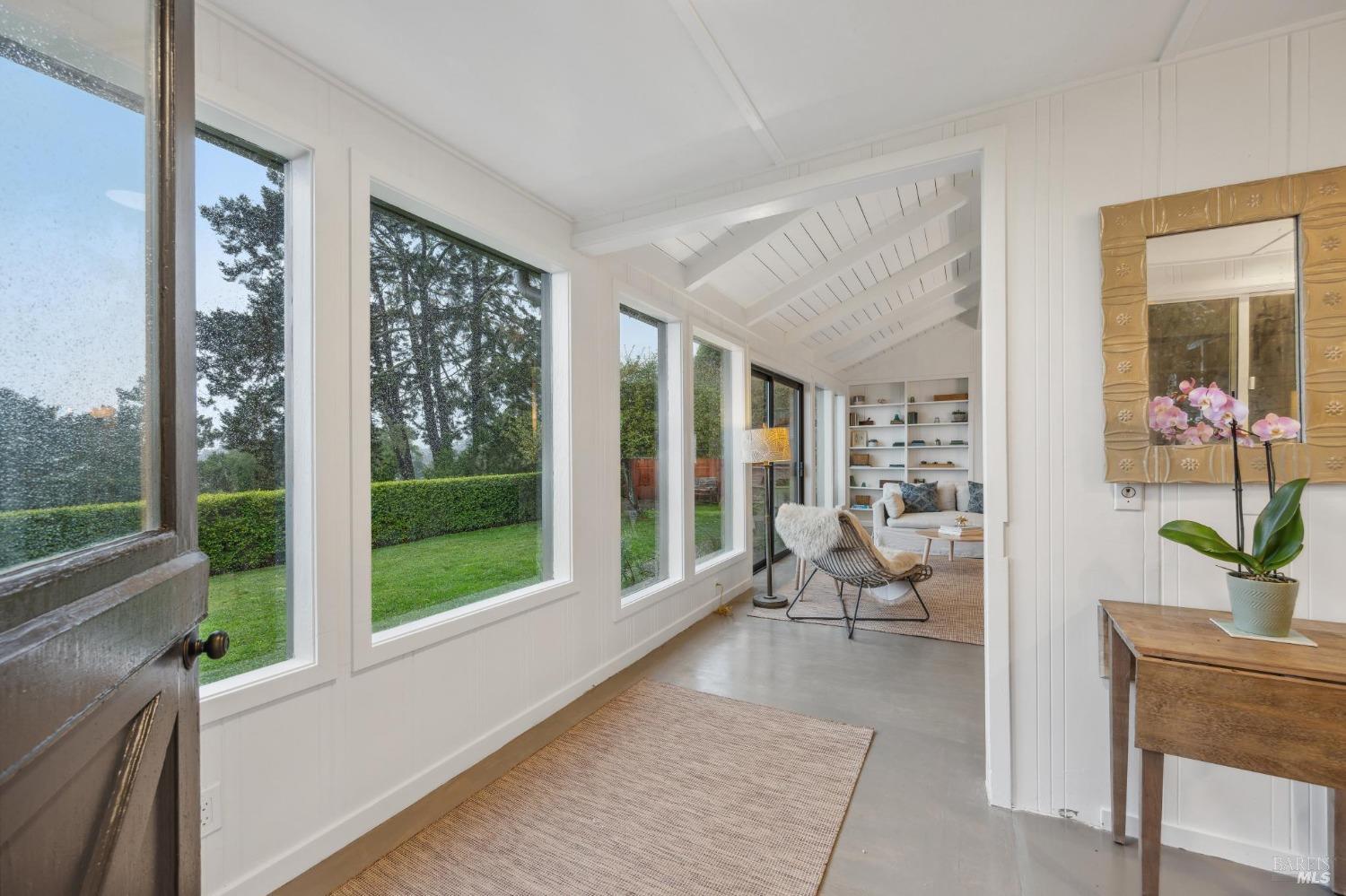 Detail Gallery Image 9 of 67 For 7500 Panoramic Hwy, Stinson Beach,  CA 94970 - 3 Beds | 2 Baths