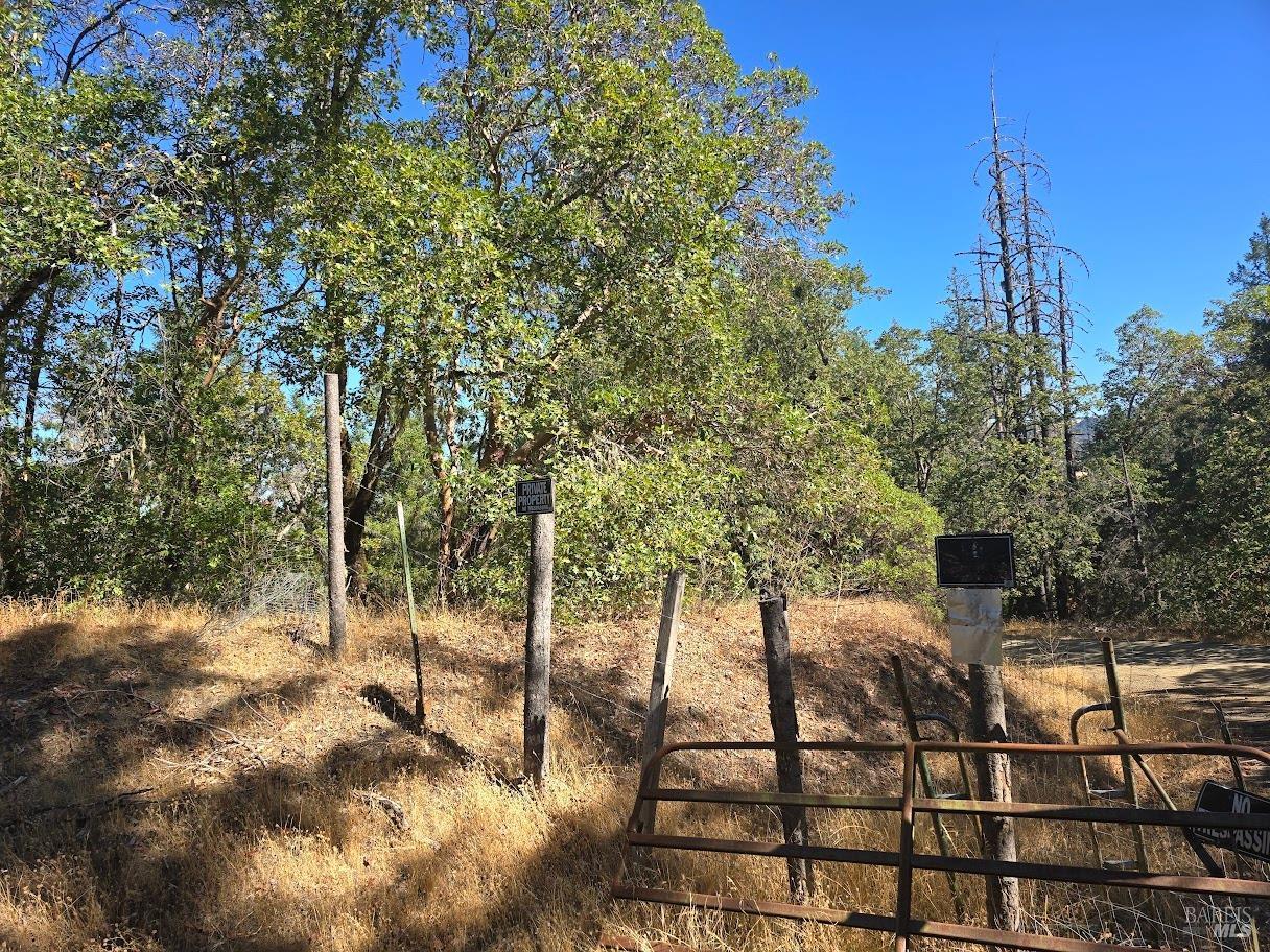 Detail Gallery Image 1 of 1 For 39200 Old Sherwood Rd, Willits,  CA 95490 - 4 Beds | 2 Baths