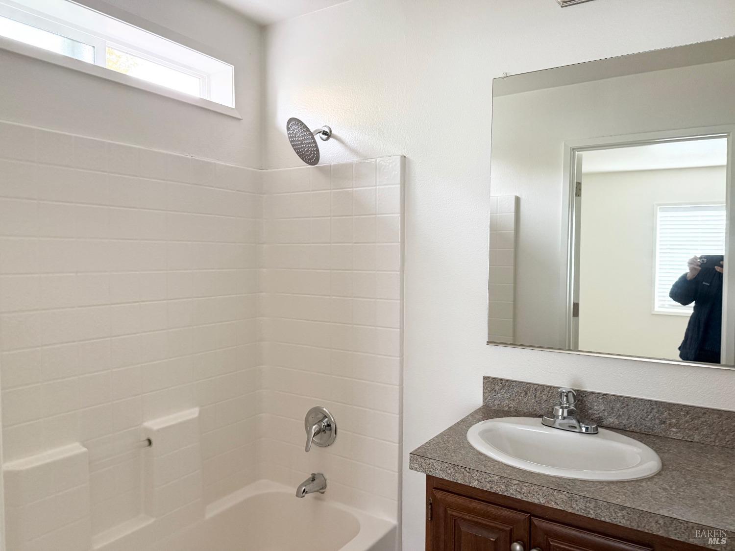 Detail Gallery Image 13 of 18 For 65 Leisure Park Cir, Santa Rosa,  CA 95401 - 3 Beds | 2 Baths