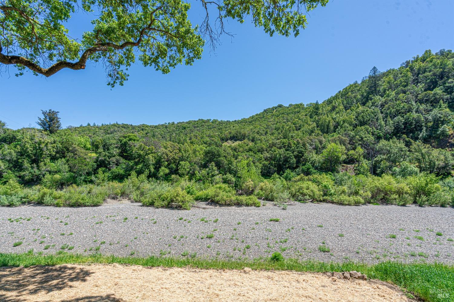 Detail Gallery Image 5 of 38 For 2630 S Fitch Mountain Rd, Healdsburg,  CA 95448 - 2 Beds | 2 Baths