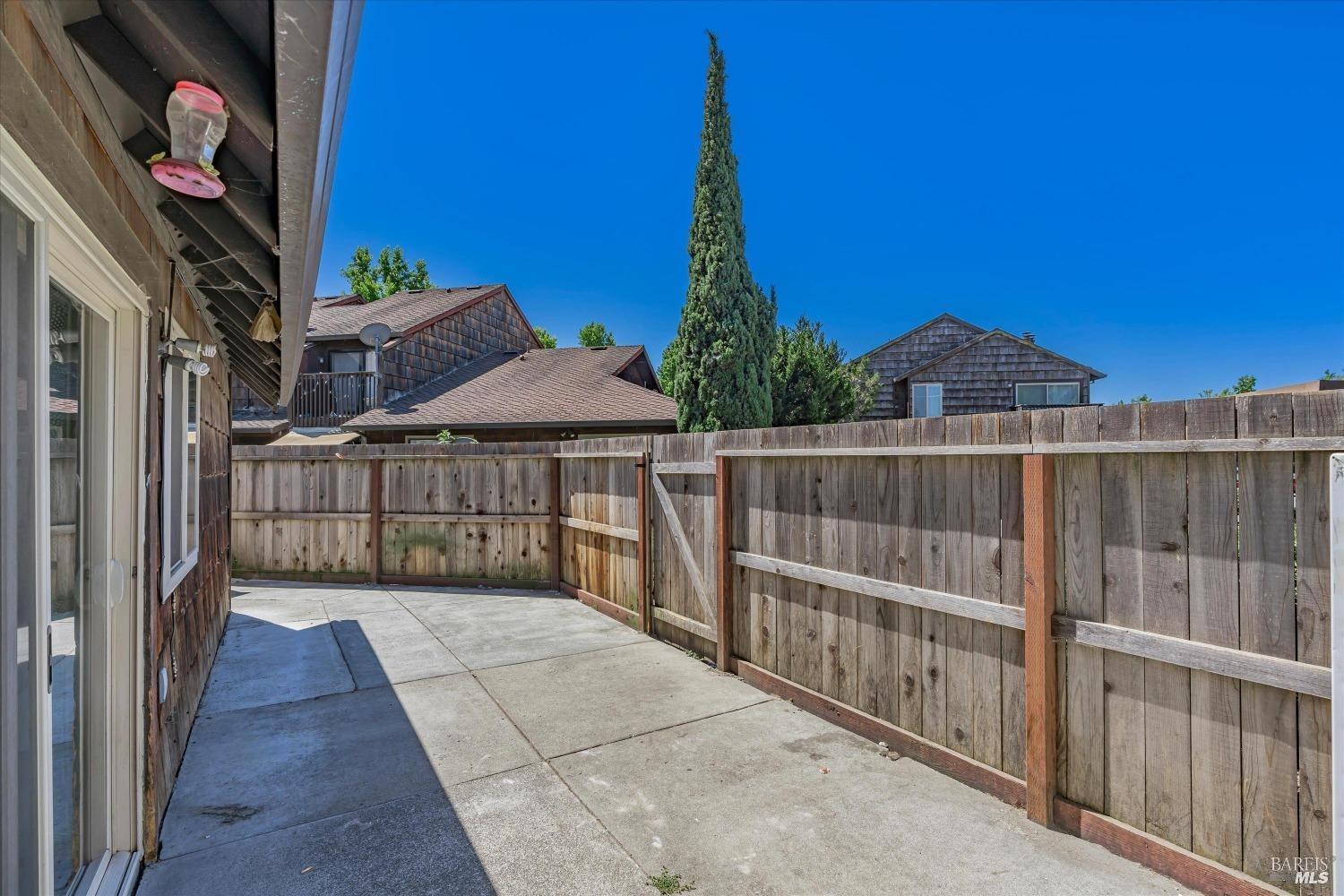 Detail Gallery Image 16 of 18 For 1473 Parkway Dr, Rohnert Park,  CA 94928 - 3 Beds | 1/1 Baths