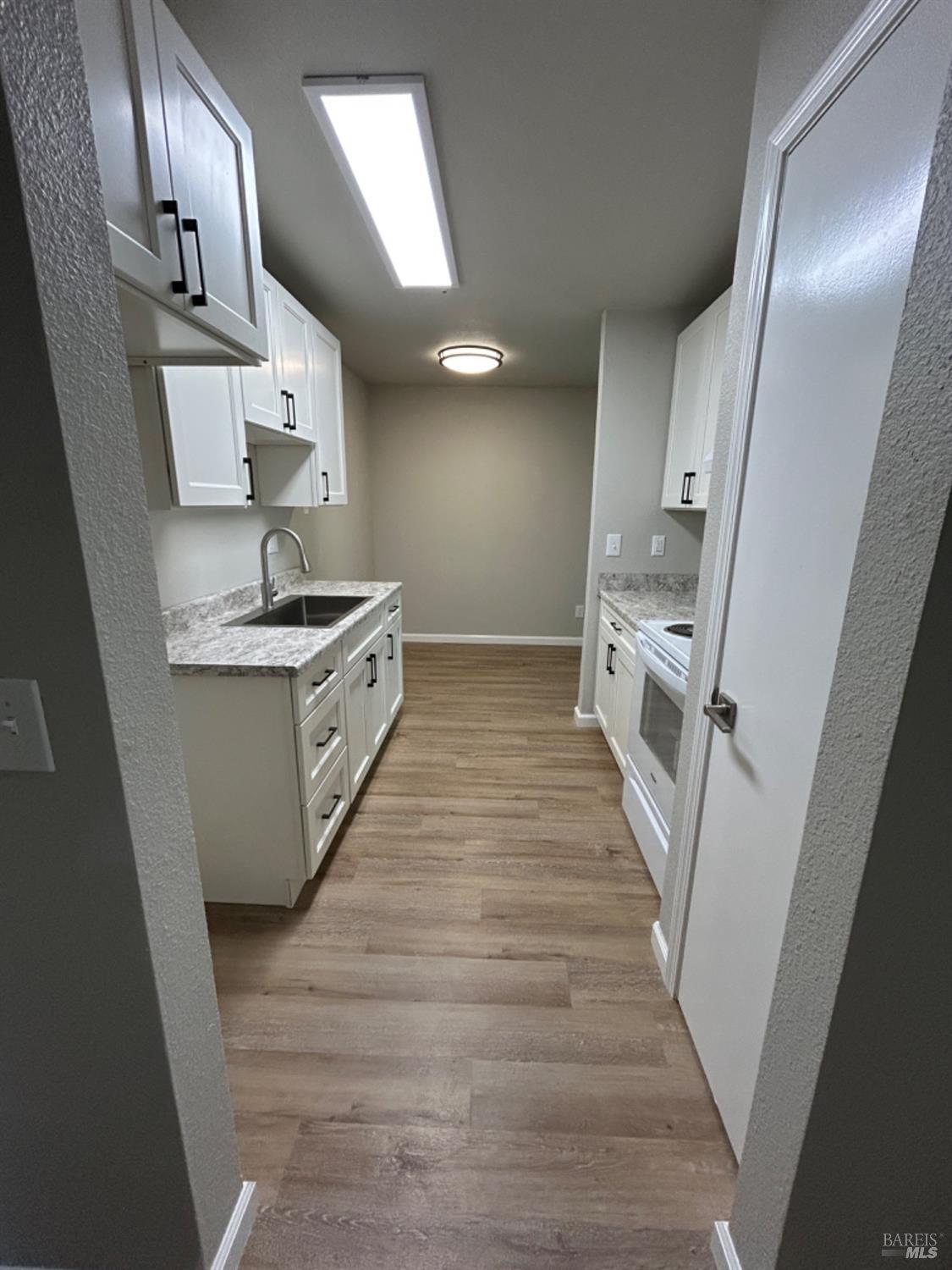 Detail Gallery Image 3 of 14 For 2829 Apple Valley Ln #1,  Santa Rosa,  CA 95403 - 2 Beds | 1 Baths